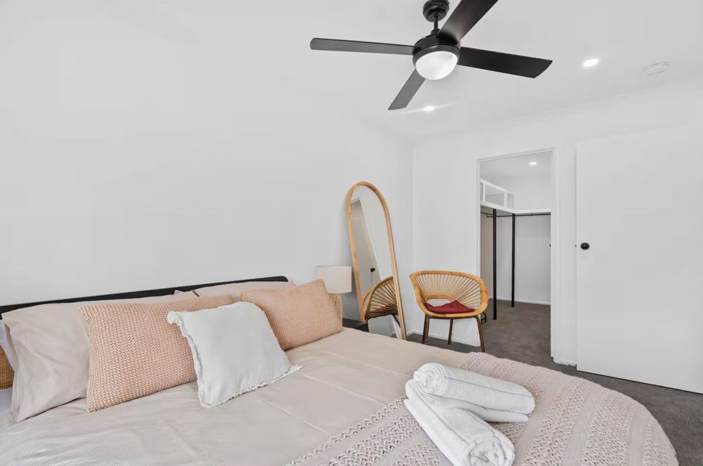 Queen bedroom with walk-in wardrobe